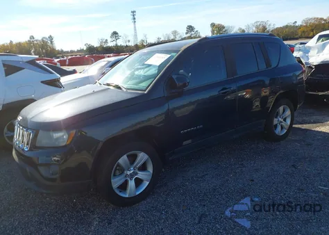 2014 Jeep Compass Latitude z USA, uszkodzony, nr VIN 1C4NJCEB0ED880924